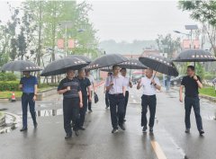 <b>资阳市市委常委、组织部部长莫怀学一行莅临学院考察调研</b>